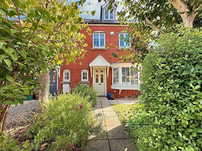 4 Bedroom Semi-Detached House For Sale In St. Andrews Court, Tiverton, EX16