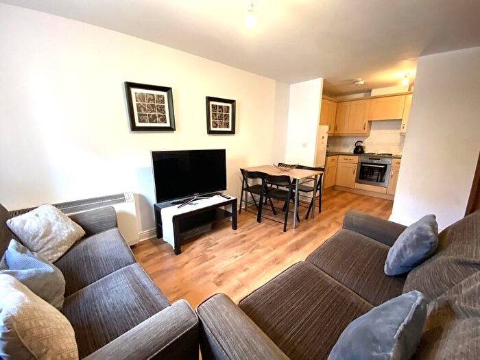3 Bedroom Apartment To Rent In St Andrew`s Close, Canterbury, CT1