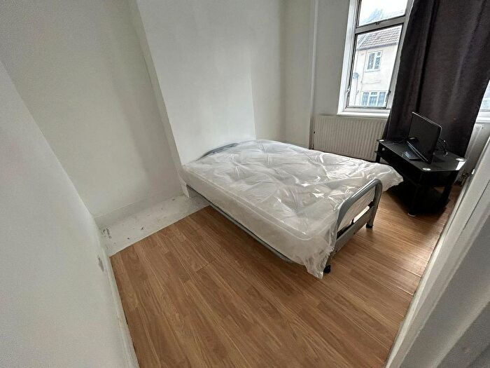 1 Bedroom Terraced House For Sale In Heyworth Road, London, E15