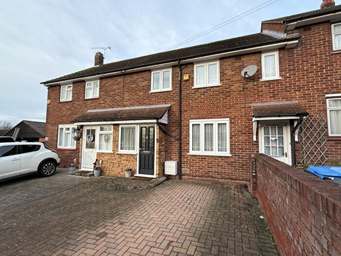 3 Bedroom Terraced House For Sale In Maple Springs, Waltham Abbey, EN9