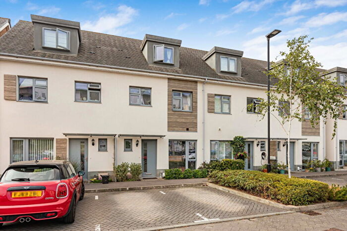 4 Bedroom Terraced House For Sale In Auriol Way, Maidenhead, SL6
