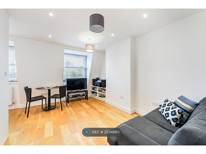 1 Bedroom Flat To Rent In Fulham Palace Road, London, SW6