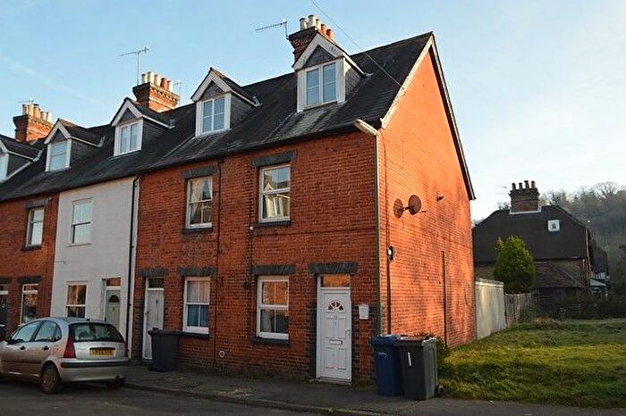 3 Bedroom Town House For Sale In Victoria Road, Godalming, GU7