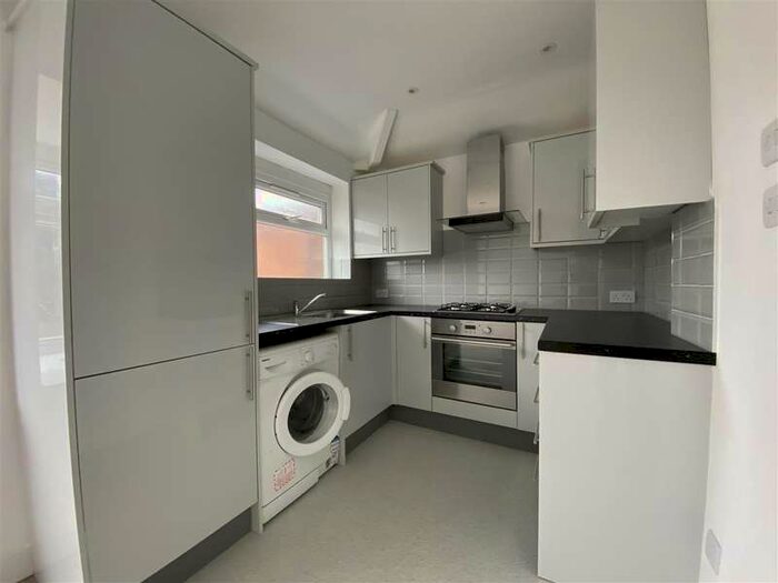 2 Bedroom Apartment To Rent In Morely Crescent East, Stanmore, HA7