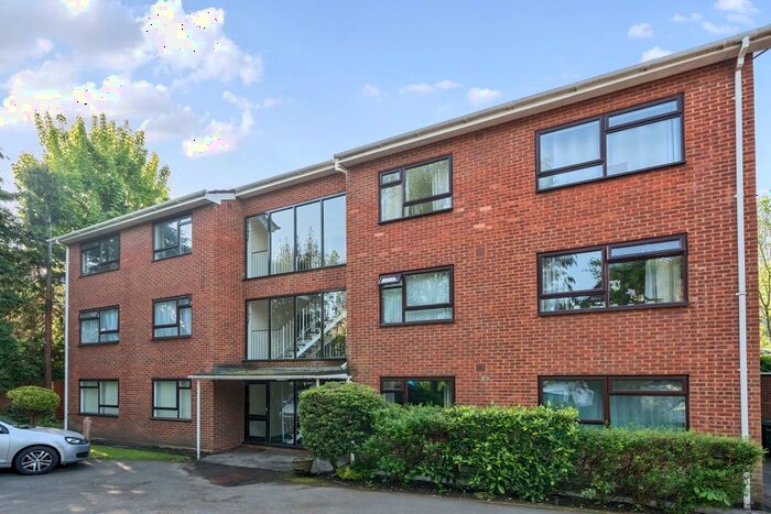 1 Bedroom Flat To Rent In Nightingale Place, Rickmansworth, WD3