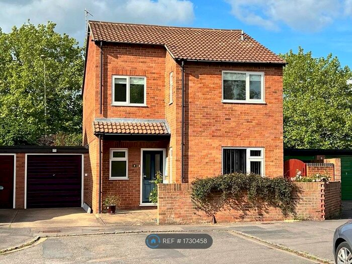 4 Bedroom Detached House To Rent In Rainbow Way, Abingdon, OX14