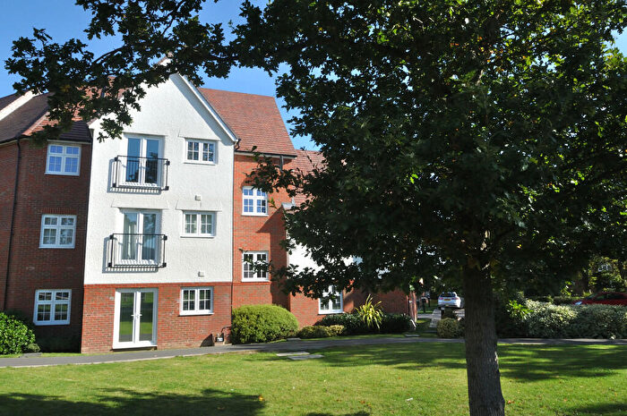 2 Bedroom Apartment To Rent In Rose Street, Thundersley, SS7