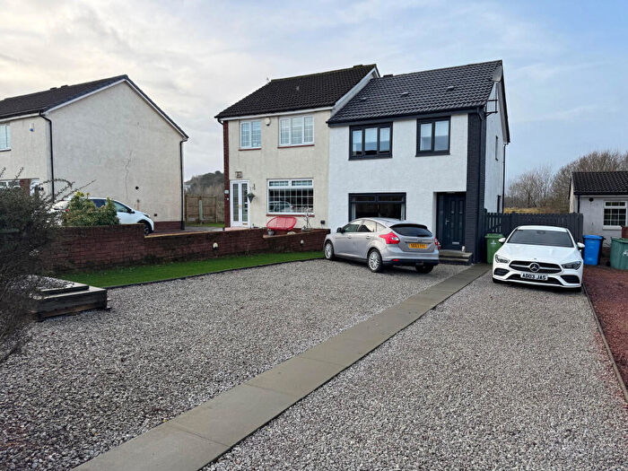 3 Bedroom Semi Detached House To Rent In Invergarry Drive, Deaconsbank, G46