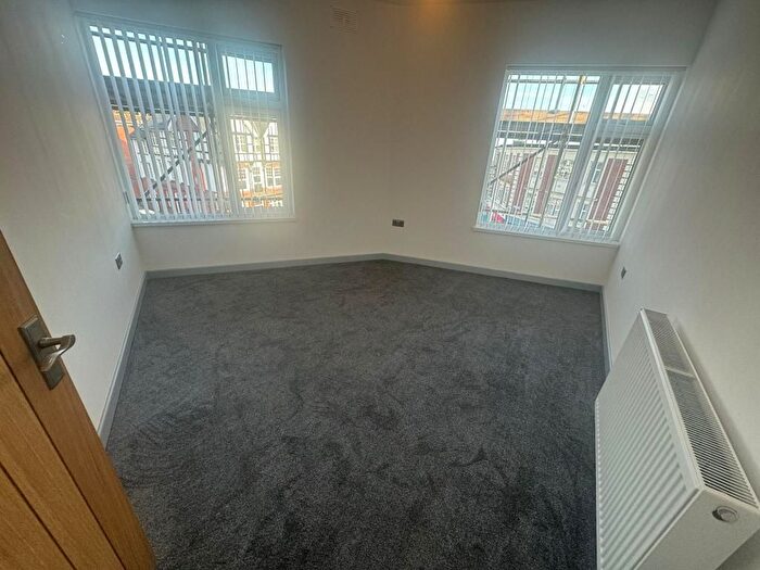 2 Bedroom Flat To Rent In B Dillwyn Road, Sketty, Swansea, SA2