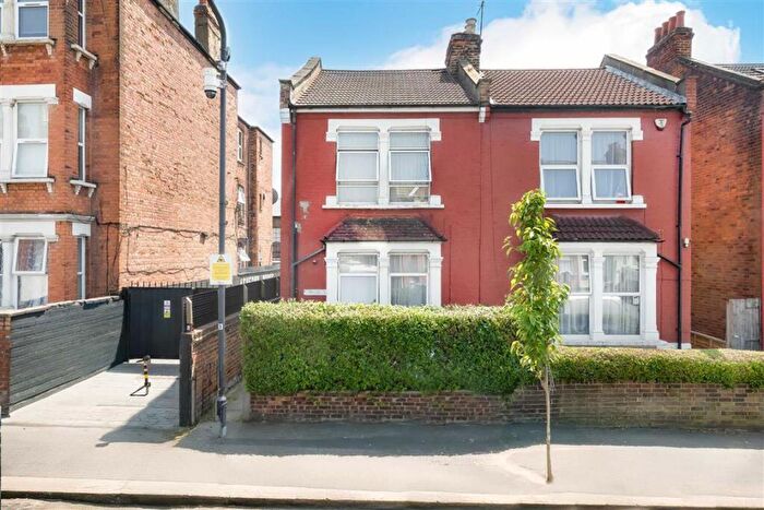 3 Bedroom Semi-Detached House For Sale In Ashford Road, Cricklewood, NW2