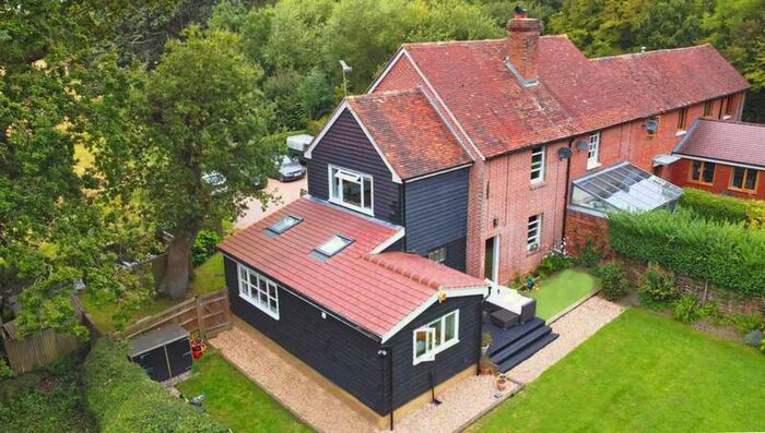 3 Bedroom End Of Terrace House For Sale In Doucegrove Lane, Northiam, TN31