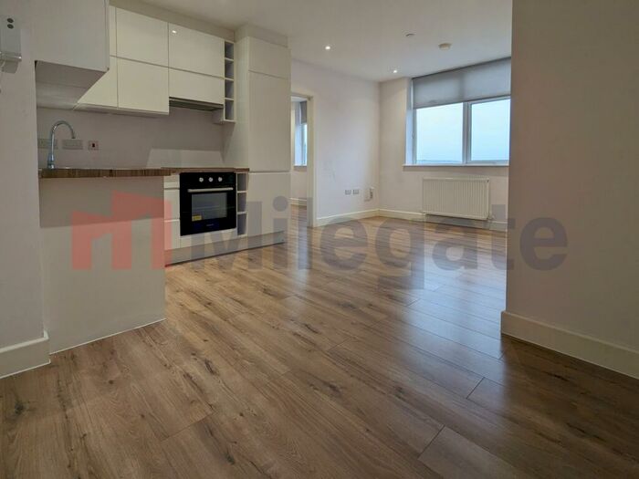 1 Bedroom Flat To Rent In Buckingham Street, Aylesbury, HP20