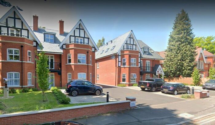 2 Bedroom Flat To Rent In Clarendon Road, Bournemouth, BH4