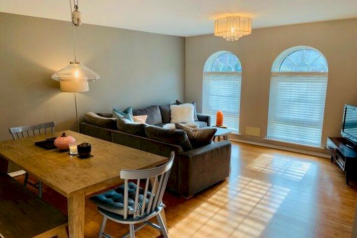 2 Bedroom Flat To Rent In Labrador Quay, Salford, M50