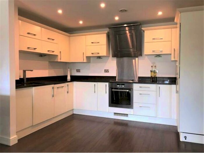 2 Bedroom Apartment To Rent In Somerhill Avenue, Hove, BN3