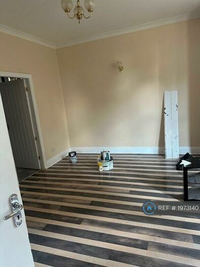 1 Bedroom Flat To Rent In Keighley Road, Bradford, BD8
