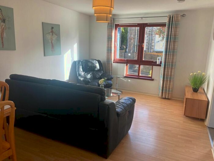 2 Bedroom Flat To Rent In Strawberry Bank Parade, City Centre, Aberdeen, AB11