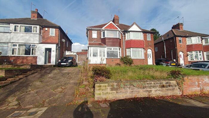 2 Bedroom Semi Detached House For Sale In Dyas Avenue, Birmingham, West Midlands, B42