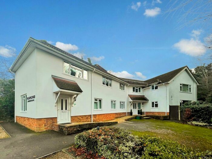 2 Bedroom Apartment For Sale In Bramble Lane, Amersham, HP7