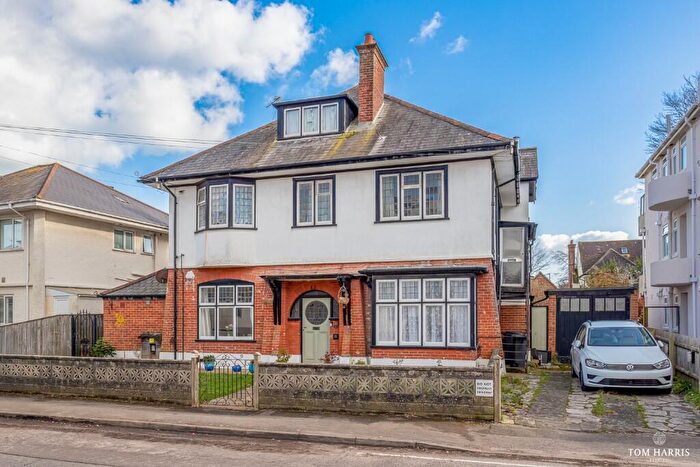 2 Bedroom Apartment For Sale In Florence Road, Bournemouth, Dorset, BH5