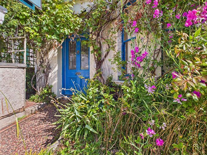 2 Bedroom Flat For Sale In York Villas, Brighton, BN1