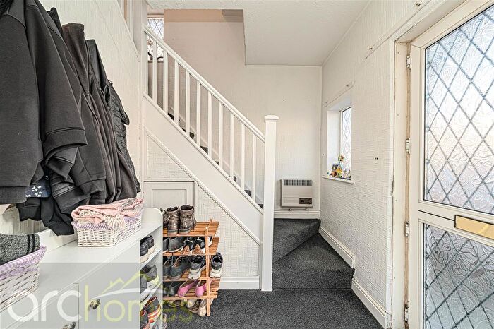 2 Bedroom Semi-Detached House For Sale In Worthing Grove, Atherton, Manchester, M46