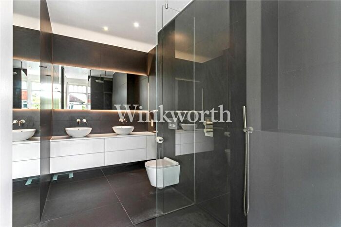 5 Bedroom Detached House To Rent In Old Park Road, London, N13