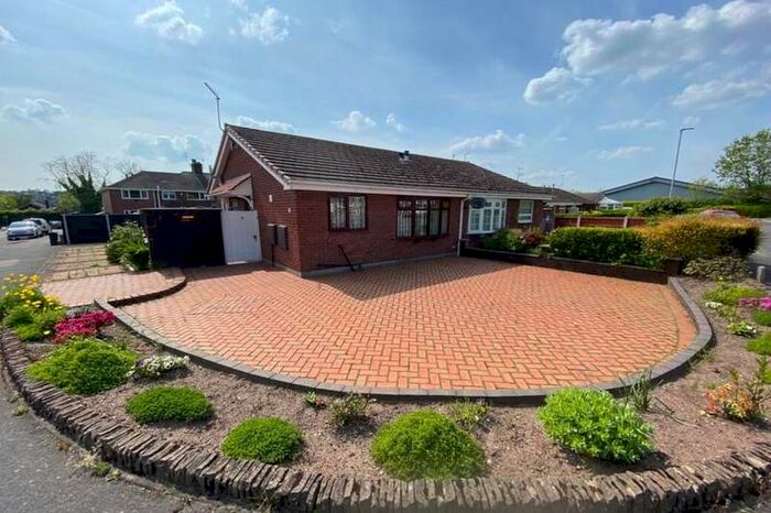 2 Bedroom Semi-Detached Bungalow To Rent In Hawthorne Avenue, Stoke-on-trent, ST4