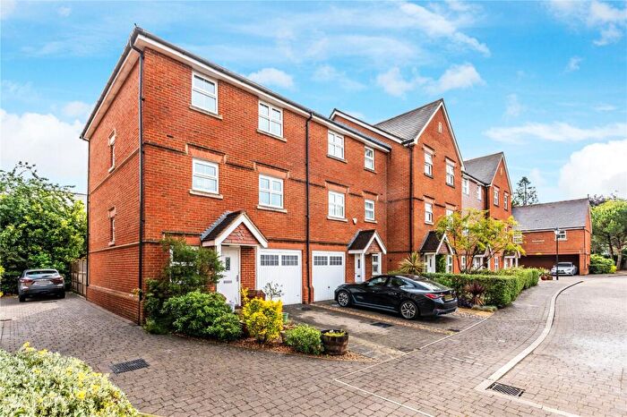 4 Bedroom Town House For Sale In Fitzroy Place, Reigate, Surrey, RH2
