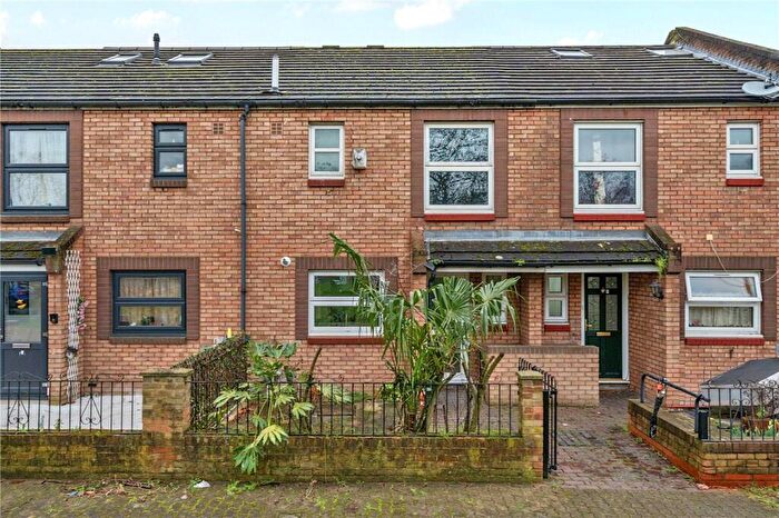 3 Bedroom Terraced House To Rent In Rectory Square, London, United Kingdom, E1