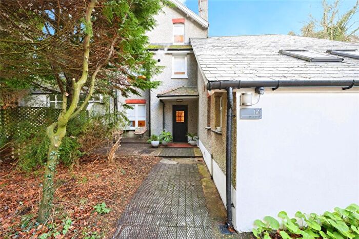 4 Bedroom Semi-Detached House For Sale In Zig Zag Road, Kenley, CR8