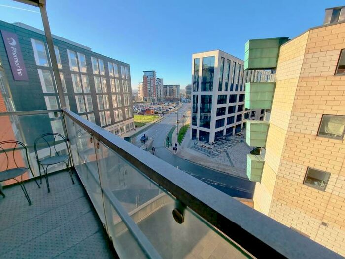 2 Bedroom Apartment To Rent In West Point, Leeds City Centre, West Yorkshire, LS1