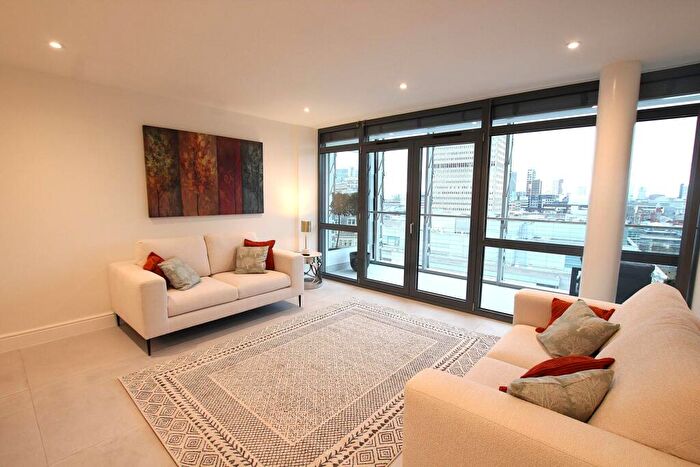 2 Bedroom Apartment To Rent In Deansgate, Manchester, NO1