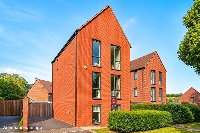 4 Bedroom Town House For Sale In Zachary Close, Coulsdon, CR5