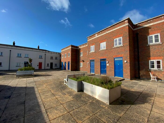 2 Bedroom Flat To Rent In Wedgewood Street, Fairford Leys, Aylesbury, HP19