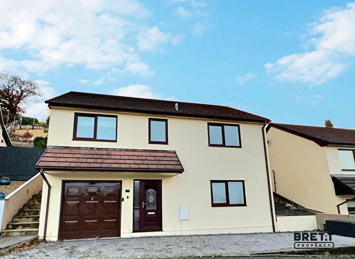 3 Bedroom Property For Sale In Lawnswood, Saundersfoot, Pembrokeshire., SA69
