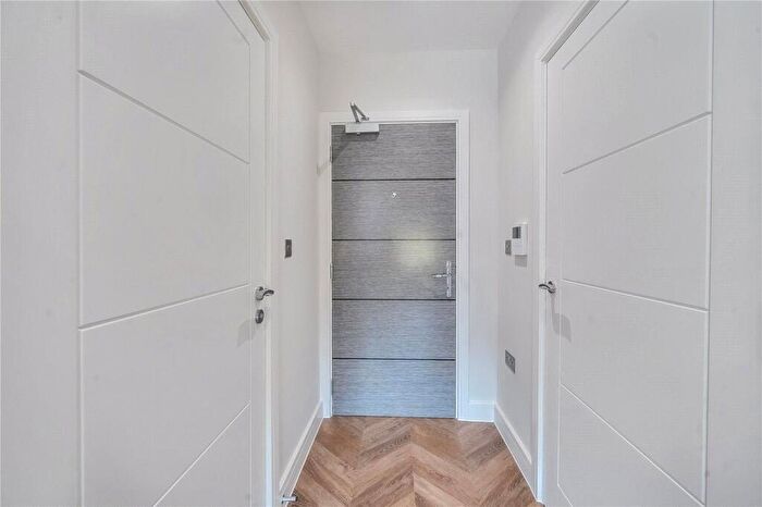 1 Bedroom Flat To Rent In Firgrove Road, Farnborough, Hampshire, GU14