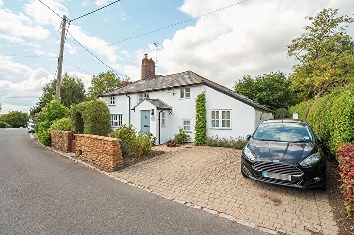 4 Bedroom Detached House For Sale In Chapel Hill, Speen, Princes Risborough, HP27