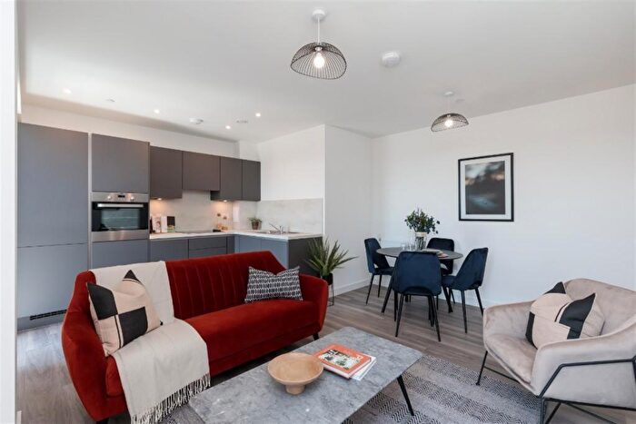 2 Bedroom Flat To Rent In Thunderer Street, London, E13