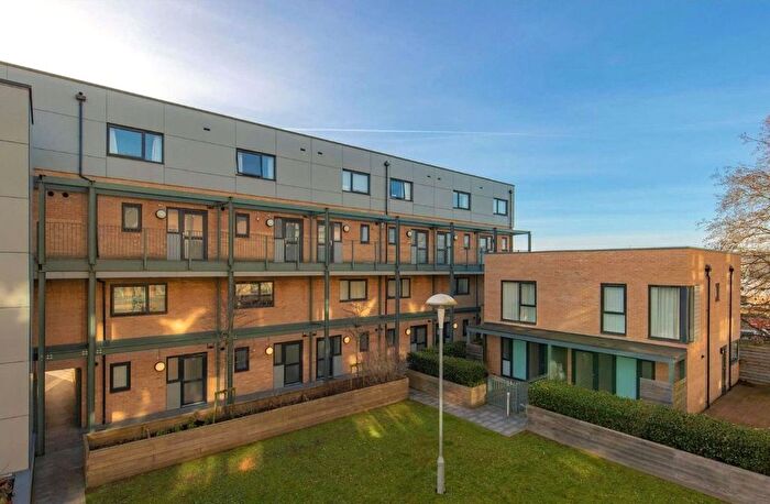 2 Bedroom Flat For Sale In Flamsteed Close, Cambridge, CB1