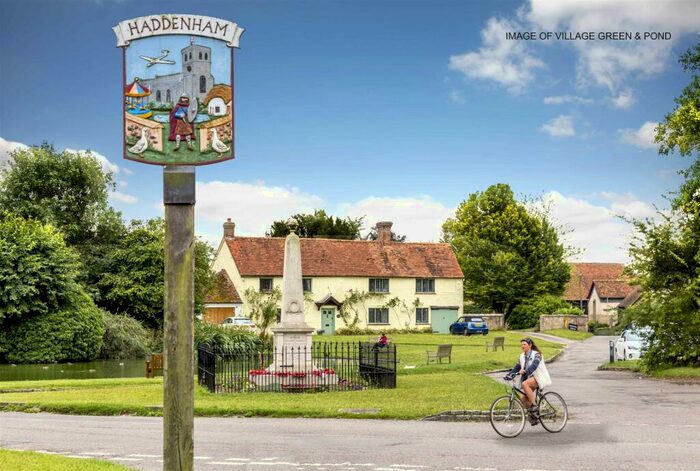 4 Bedroom Detached House For Sale In Stanbridge Road, Haddenham, Buckinghamshire, HP17