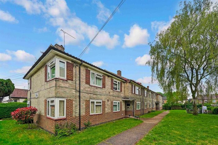 2 Bedroom Flat To Rent In Sinclair Road, London, E4