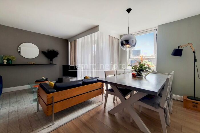 2 Bedroom Maisonette To Rent In Midway House, Manningford Close, London, EC1V