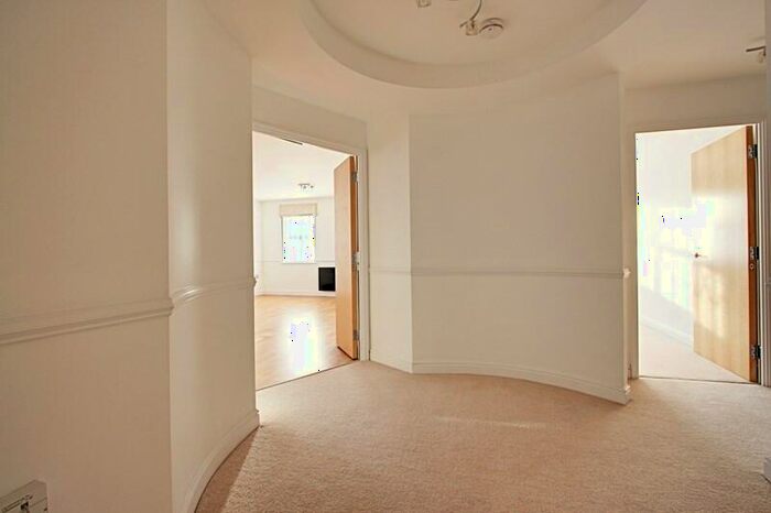 2 Bedroom Apartment To Rent In Cockfosters Road, Barnet, Hertfordshire, EN4