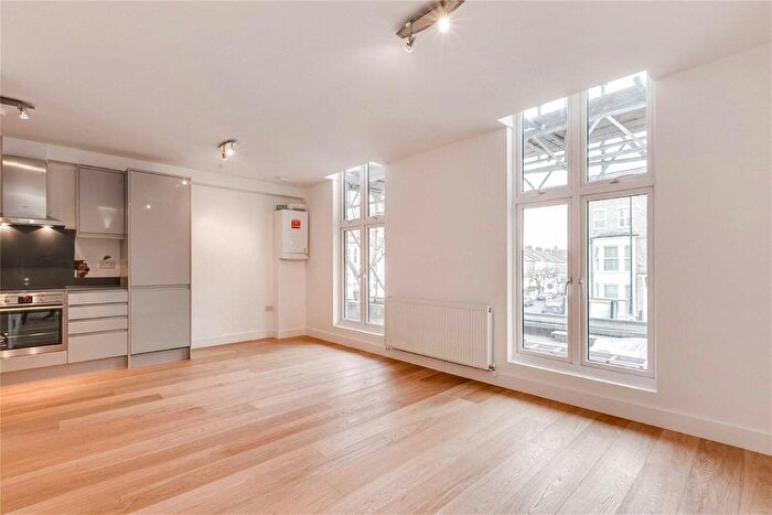 2 Bedroom Flat To Rent In Shepherds Bush Road, Brook Green, W6