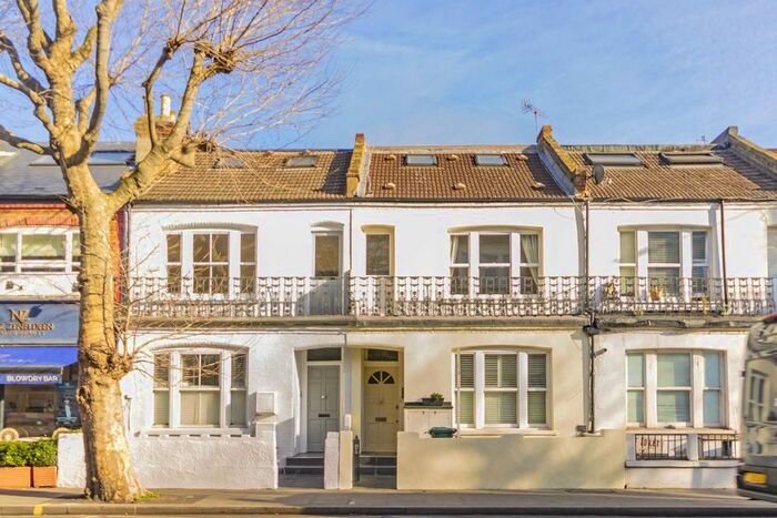 2 Bedroom Flat To Rent In Wandsworth Bridge Road, London, SW6