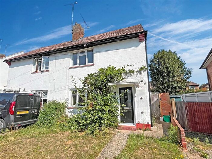 2 Bedroom Semi-Detached House For Sale In Burnham Road, Sidcup, DA14