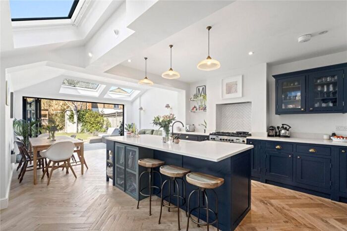 5 Bedroom Terraced House For Sale In Hydethorpe Road, London, SW12