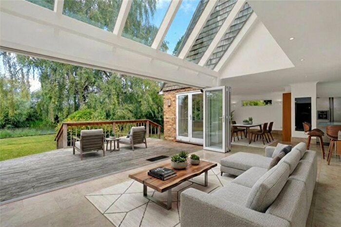 5 Bedroom Detached House To Rent In Riverside Drive, Esher, Surrey, KT10
