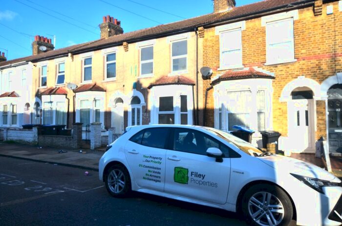 3 Bedroom Property To Rent In Lopen Road, London, N18